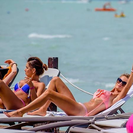 Álmos Apartman Siófok Esterno foto